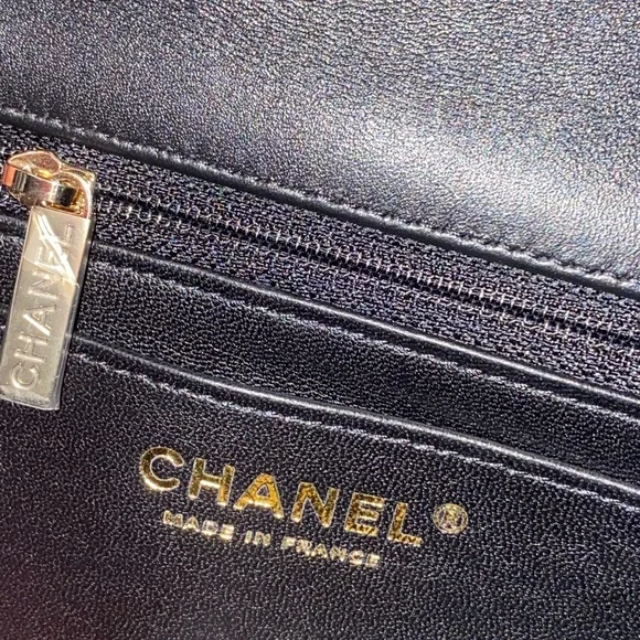 NEW CHANEL MINI CLASSIC FLAP BAG - Picture 13 of 16